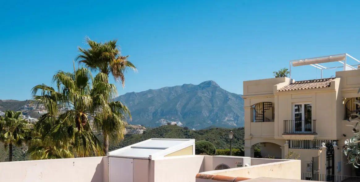 Sale of penthouse in La Quinta 19