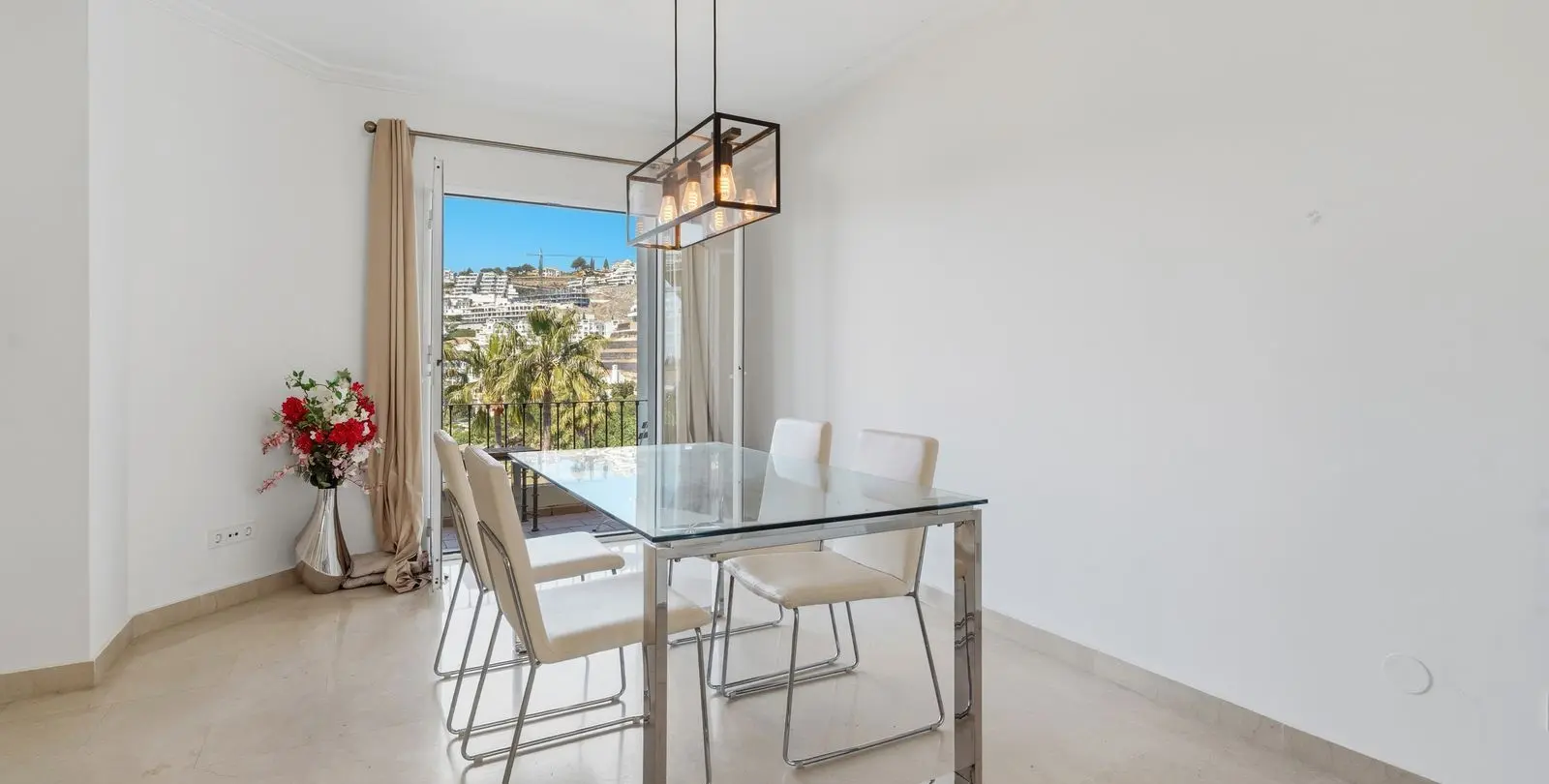 Sale of penthouse in La Quinta 17