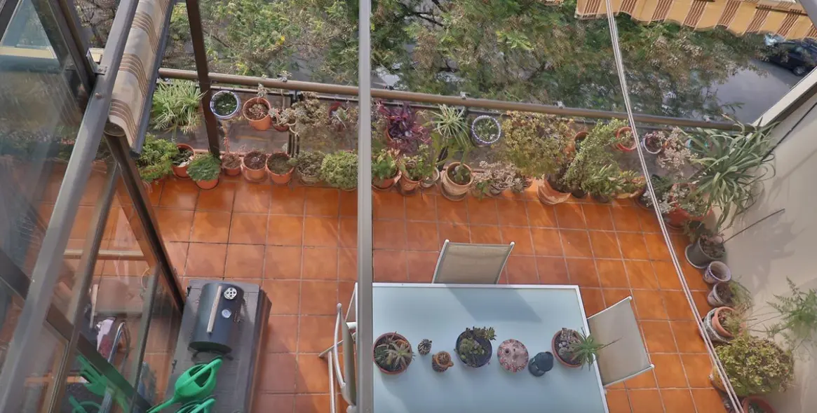 Sale of middle floor apartment in Málaga 5