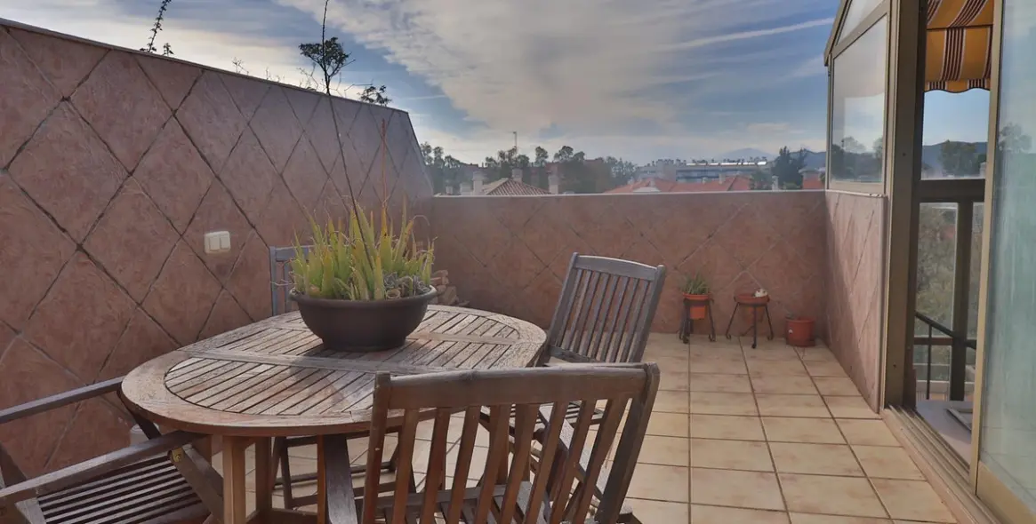 Sale of middle floor apartment in Málaga 6