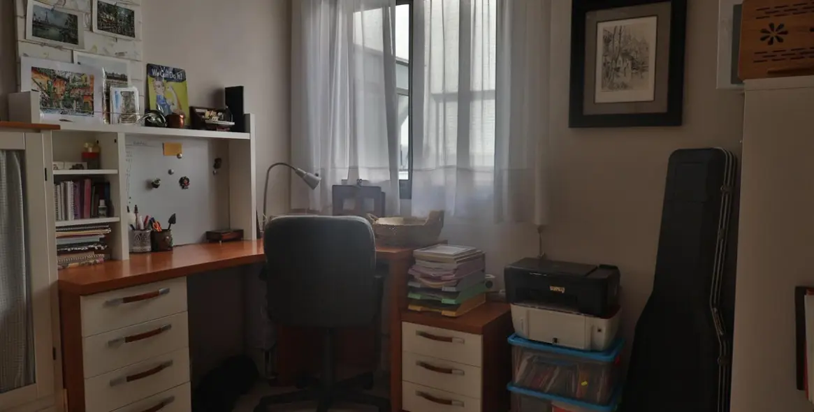 Sale of middle floor apartment in Málaga 17