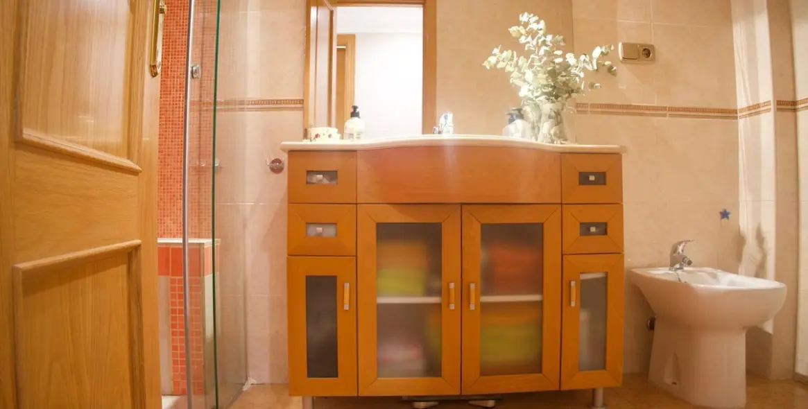 Sale of middle floor apartment in Málaga 19