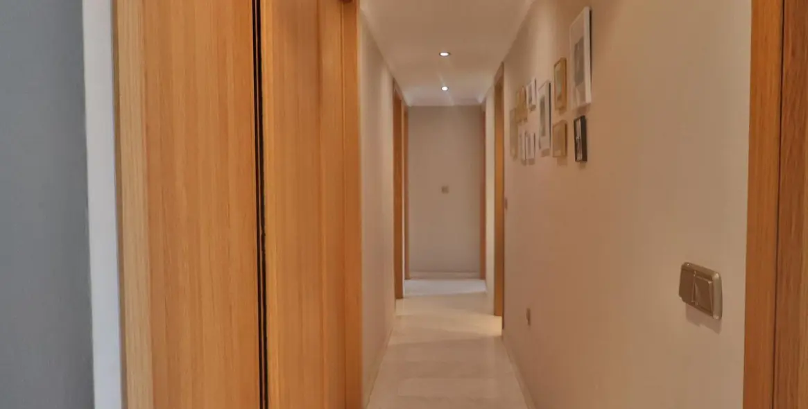 Sale of middle floor apartment in Málaga 21