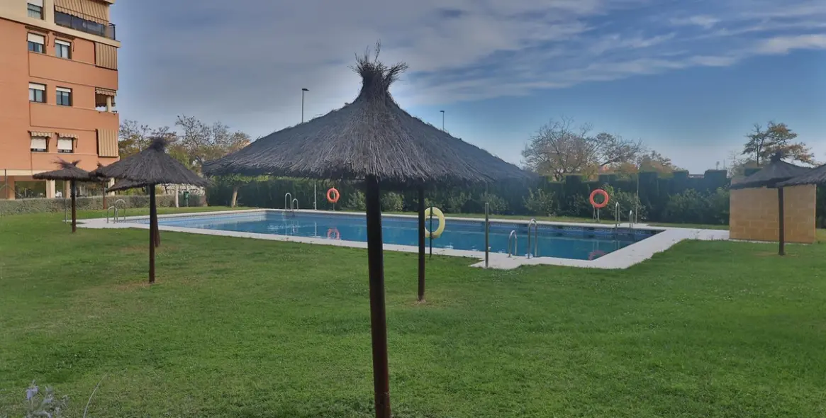 Sale of middle floor apartment in Málaga 24