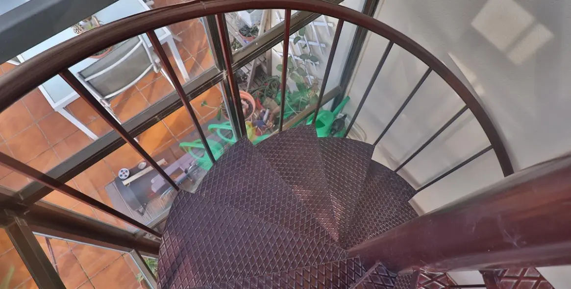 Sale of middle floor apartment in Málaga 30