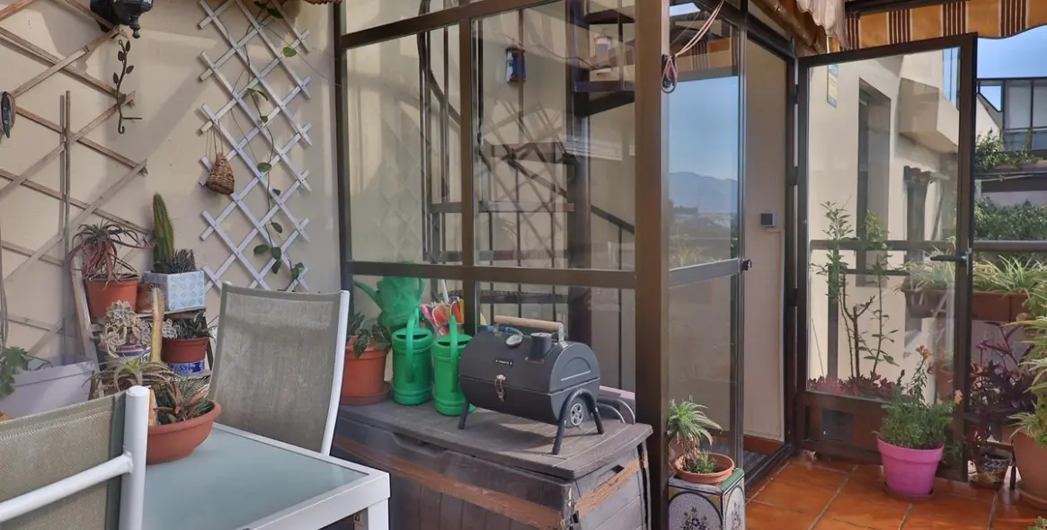 Sale of middle floor apartment in Málaga 36