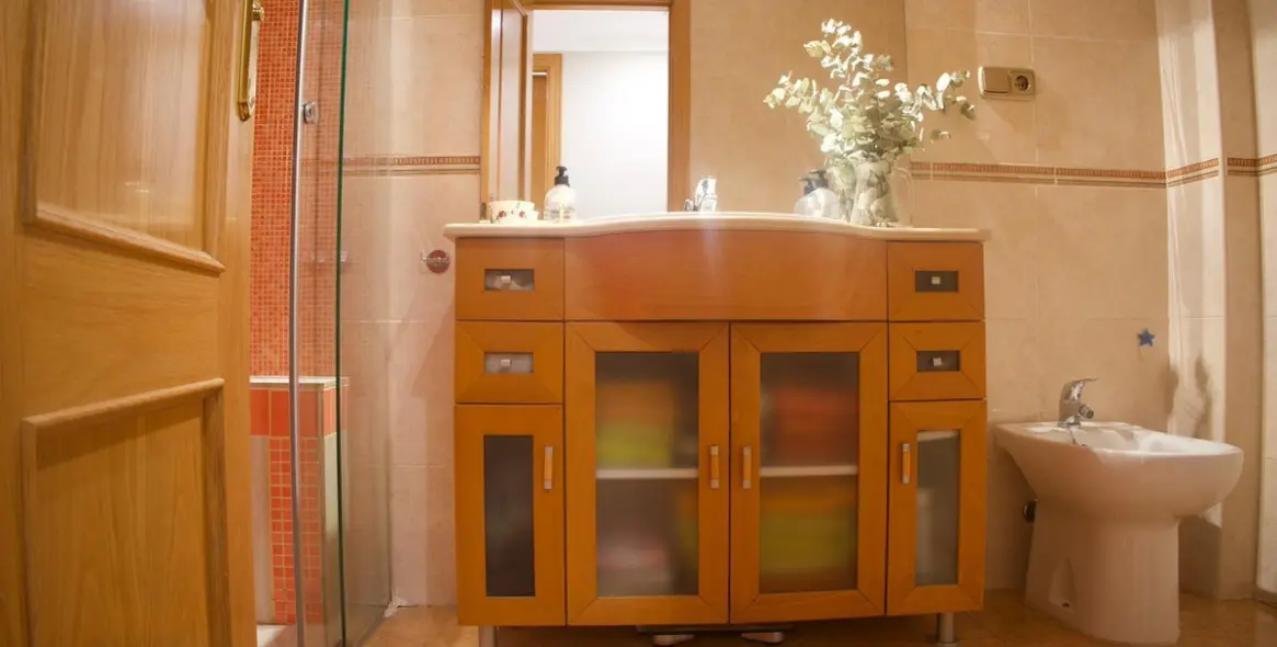 Sale of middle floor apartment in Málaga 40