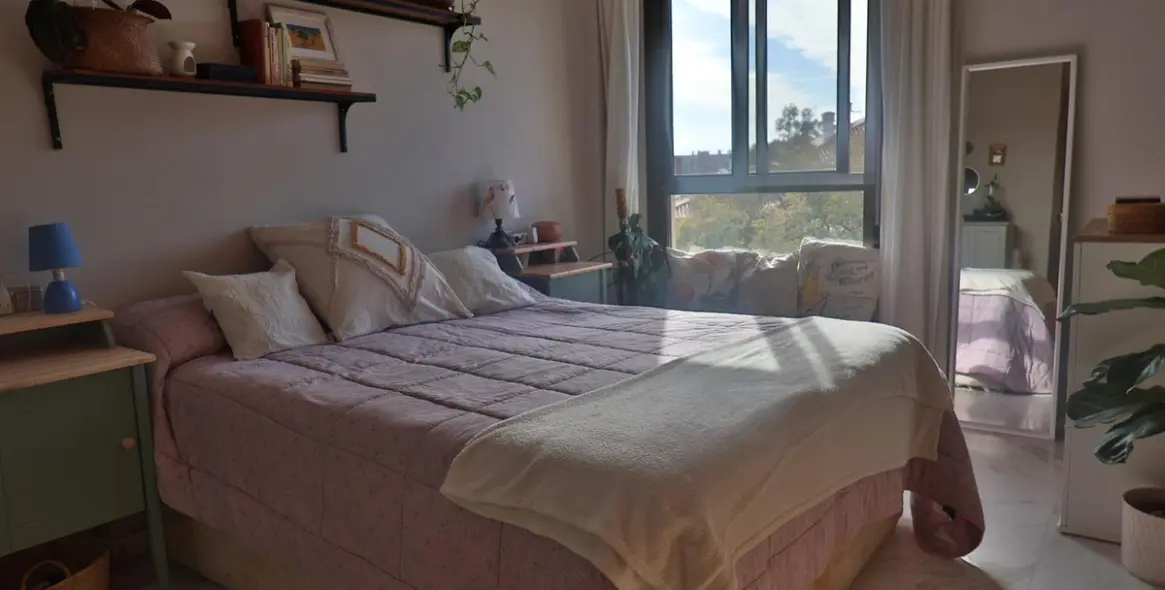 Sale of middle floor apartment in Málaga 41