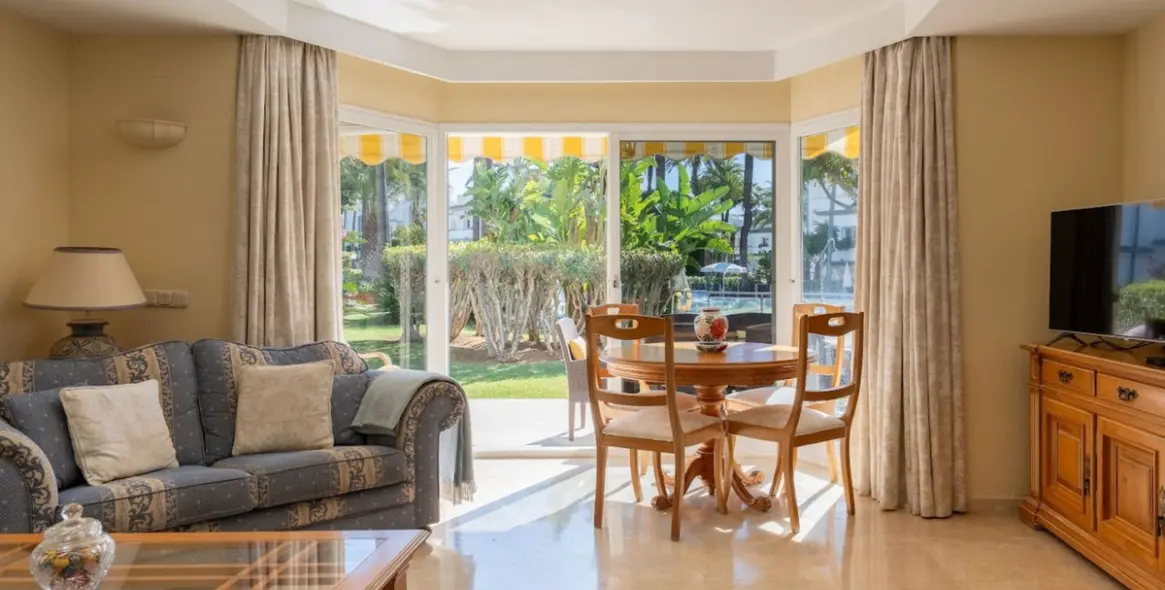 Продажа таунхауса в New Golden Mile 9