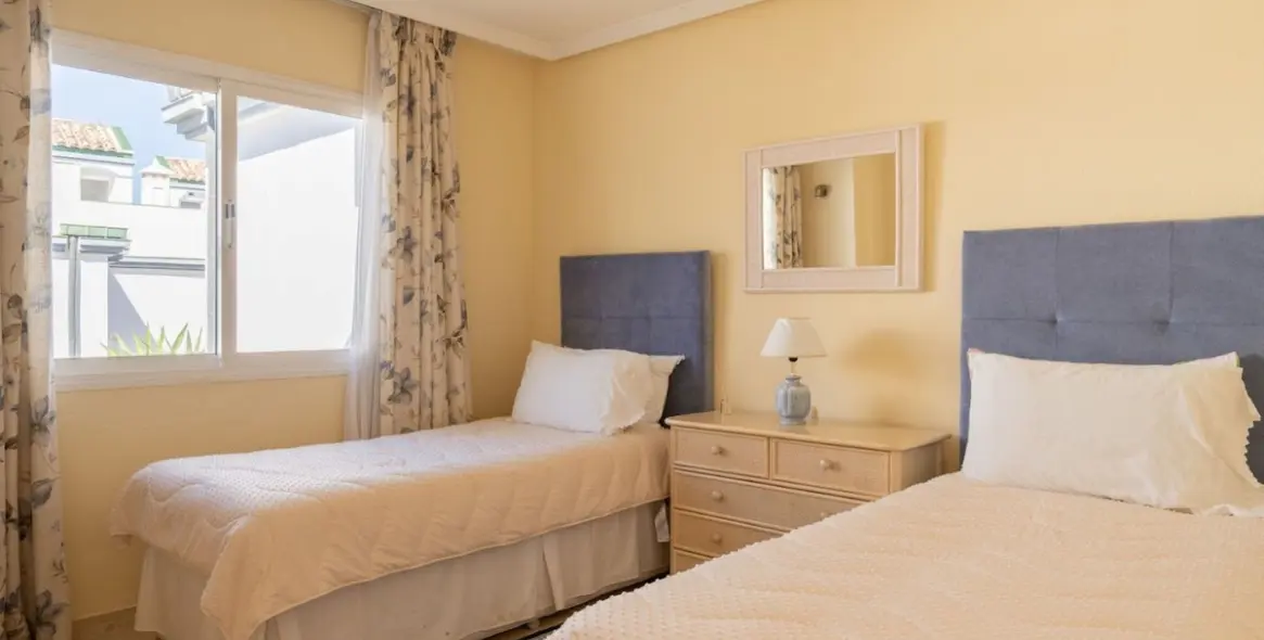 Продажа таунхауса в New Golden Mile 25