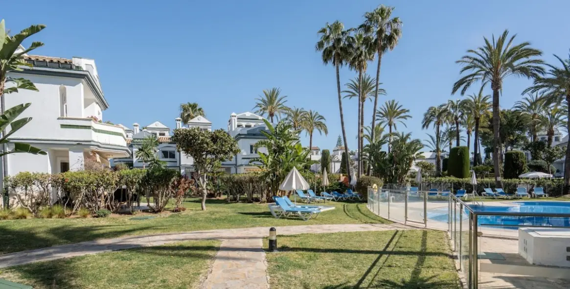 Продажа таунхауса в New Golden Mile 35