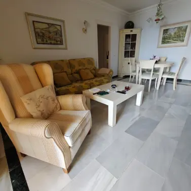 Продажа апартаментов на среднем этаже в Marbella