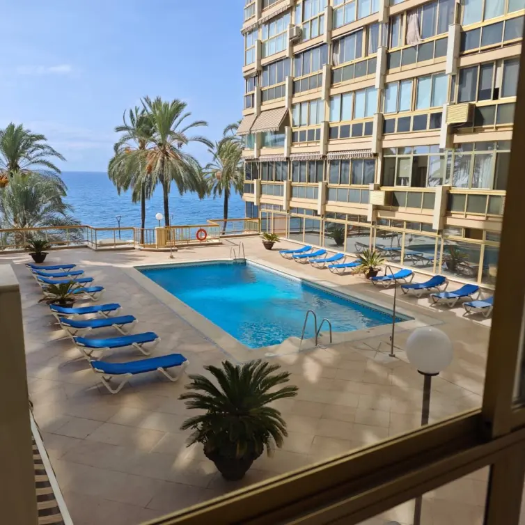 Продажа апартаментов на среднем этаже в Marbella