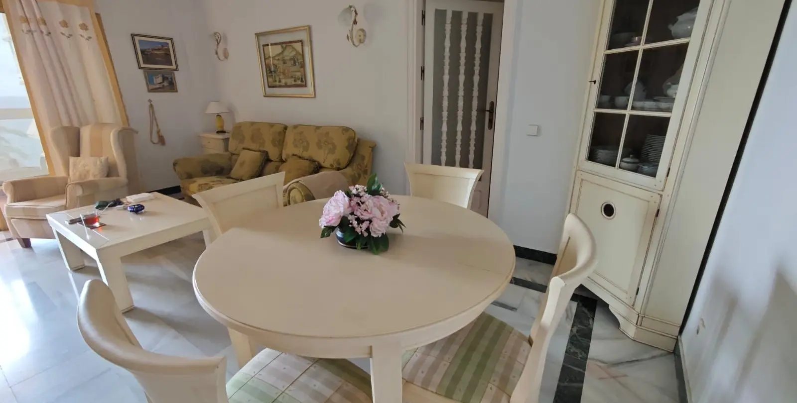 Продажа апартаментов на среднем этаже в Marbella 4