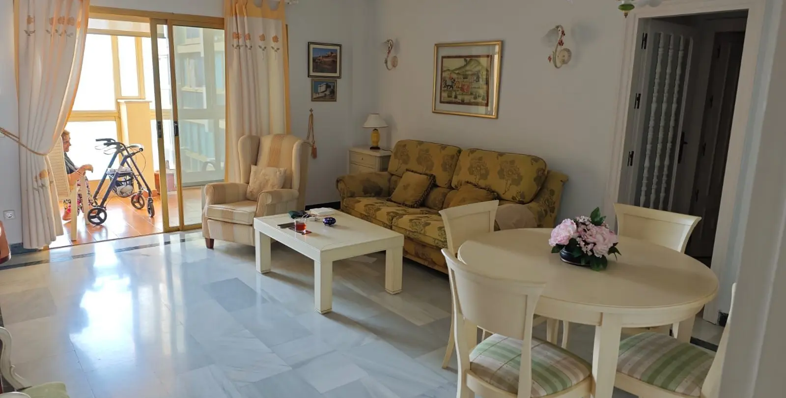 Продажа апартаментов на среднем этаже в Marbella 5
