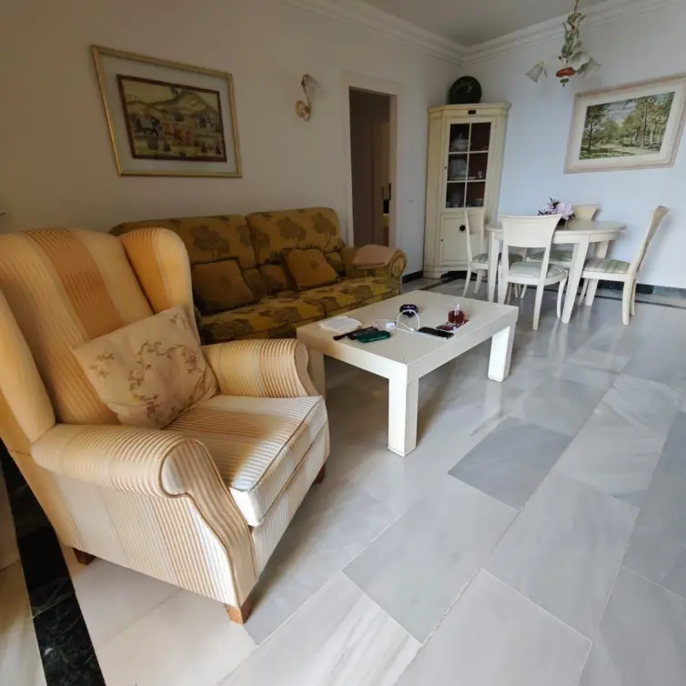 Продажа апартаментов на среднем этаже в Marbella