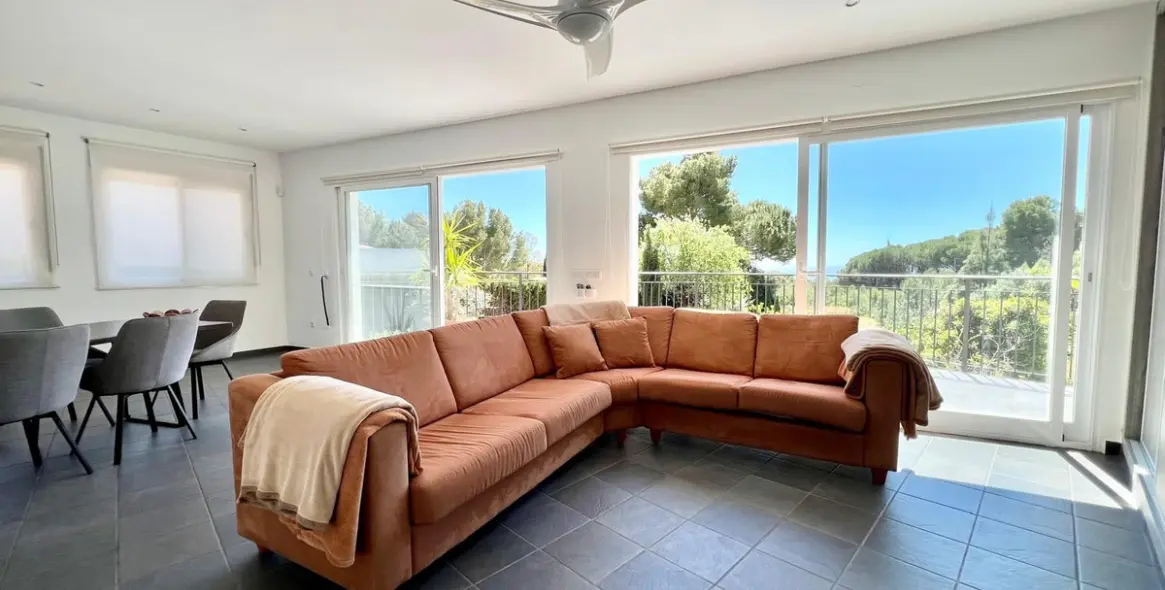 Продажа  отдельно стоящей виллы в Mijas 1