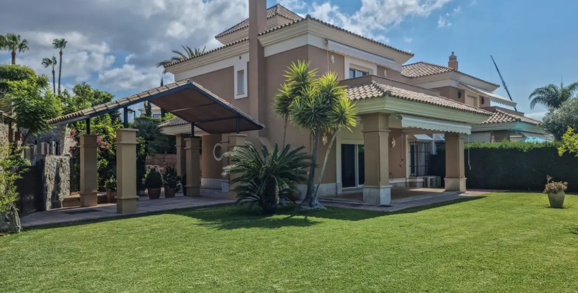 Sale of semi-detached house in Santa Clara 1