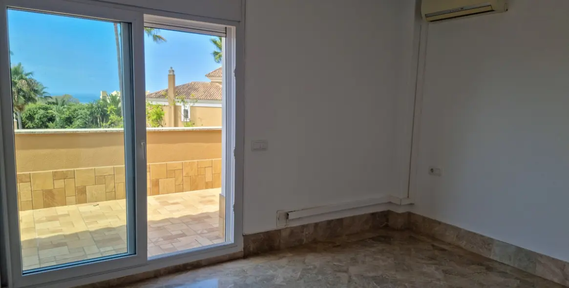 Sale of semi-detached house in Santa Clara 6