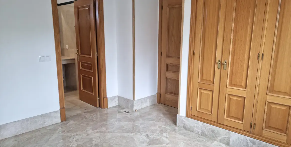 Sale of semi-detached house in Santa Clara 10