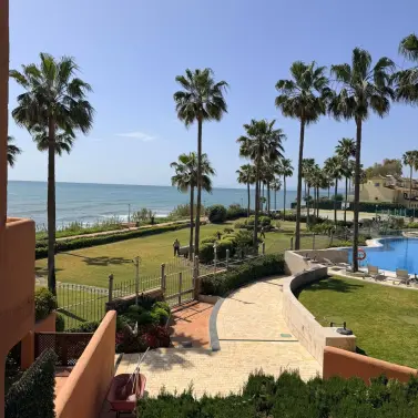 Venta de apartamento en planta baja en Estepona