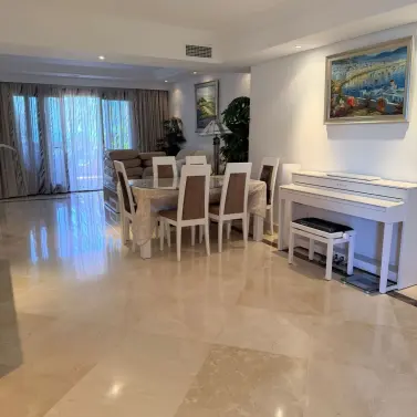 Venta de apartamento en planta baja en Estepona