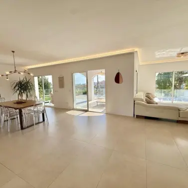 Sale of detached villa in Riviera del Sol