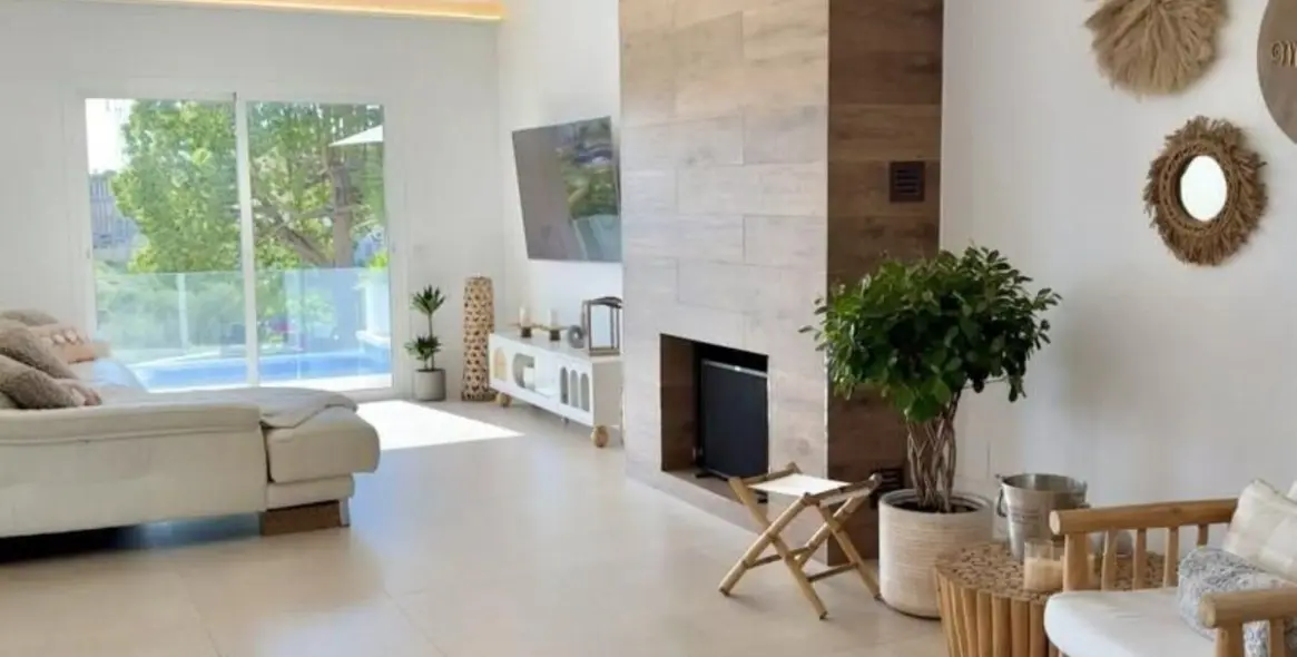 Продажа  отдельно стоящей виллы в Riviera del Sol 20