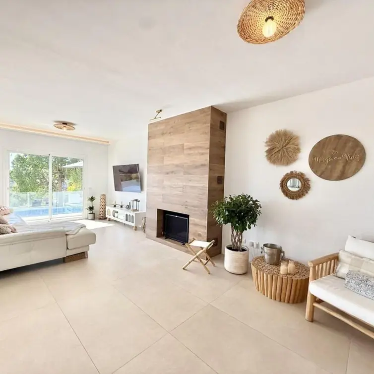 Sale of detached villa in Riviera del Sol