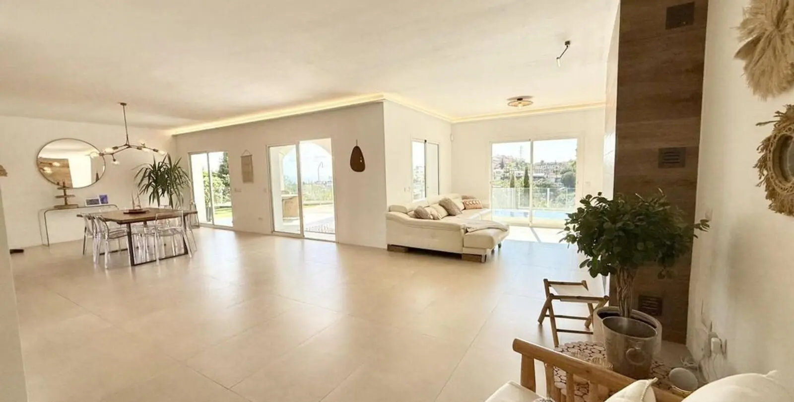 Sale of detached villa in Riviera del Sol 10