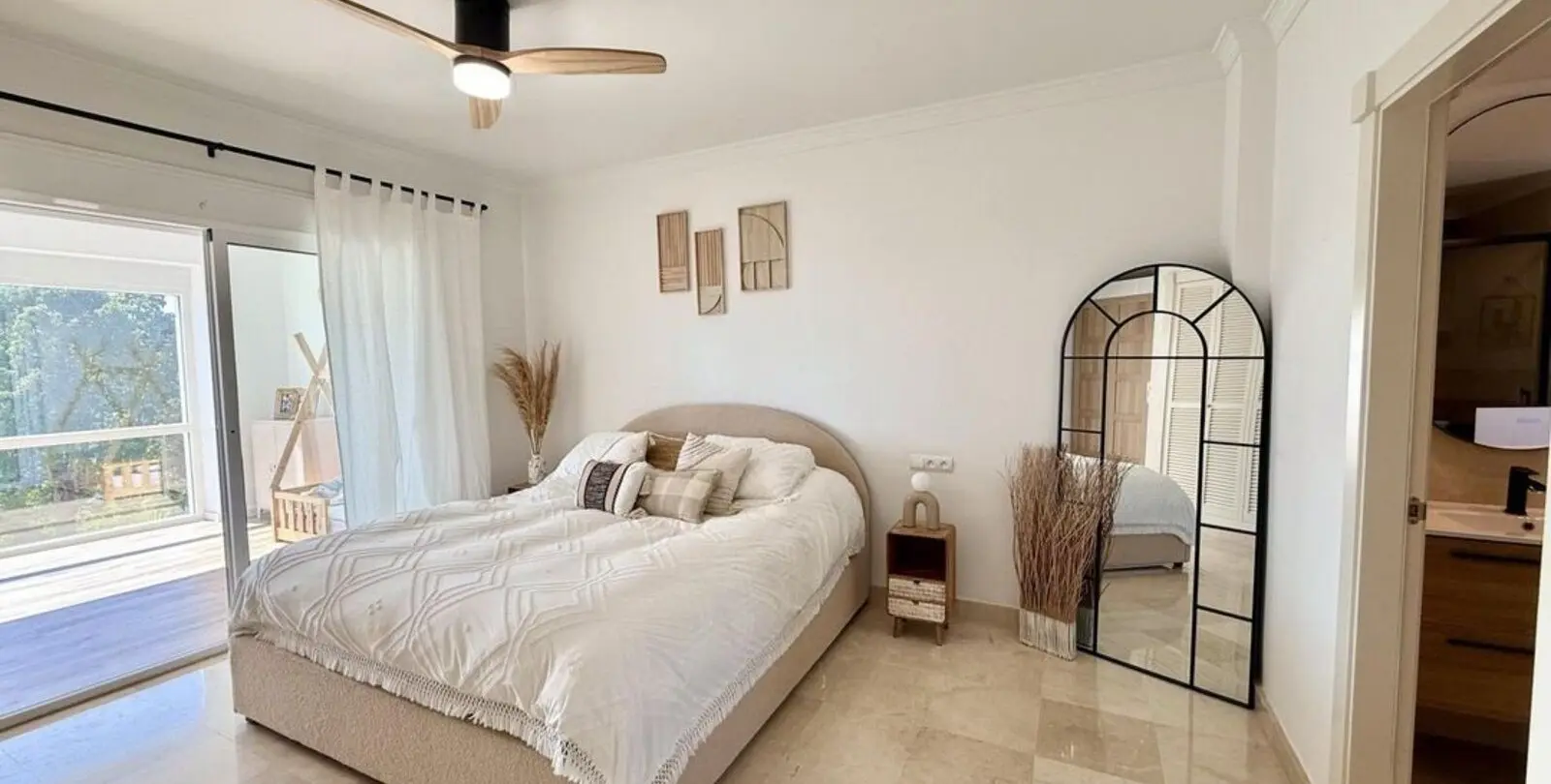 Sale of detached villa in Riviera del Sol 11