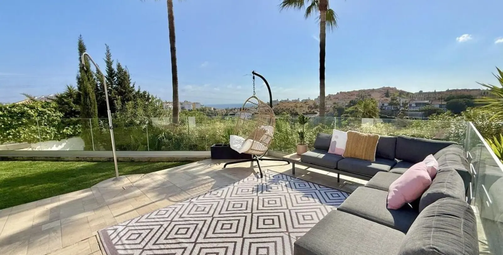 Sale of detached villa in Riviera del Sol 13