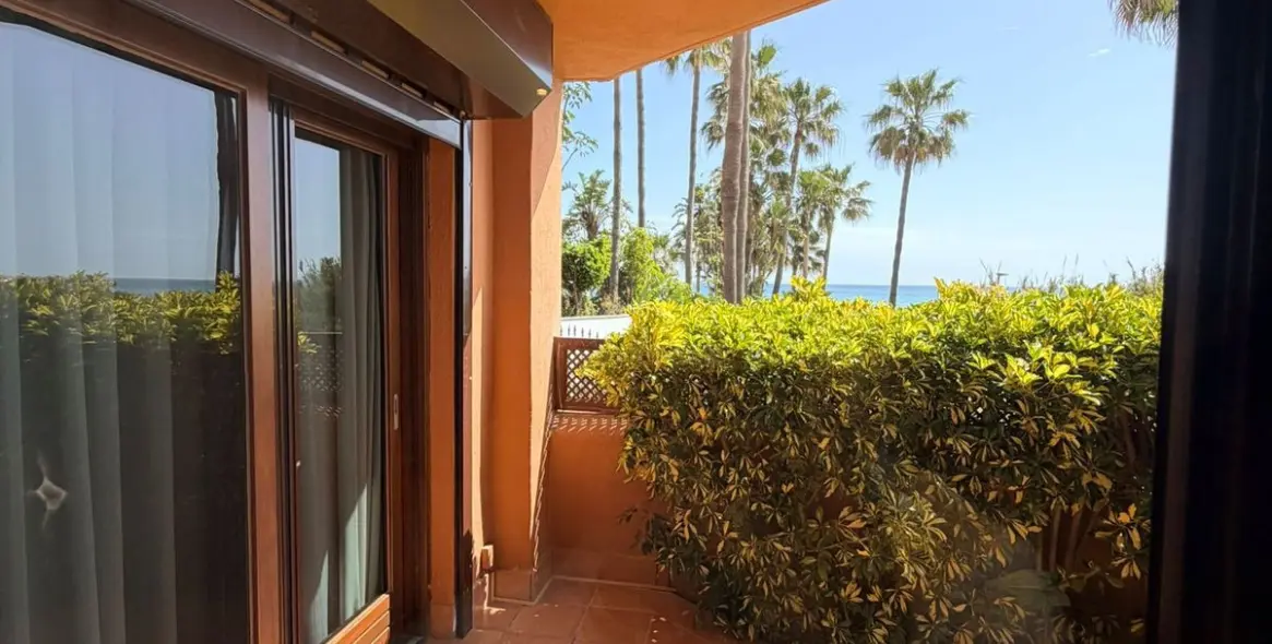 Venta de apartamento en planta baja en Estepona 4