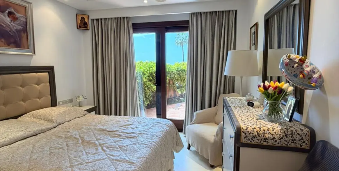 Venta de apartamento en planta baja en Estepona 17