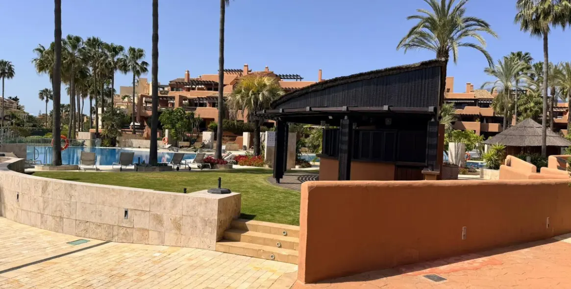 Venta de apartamento en planta baja en Estepona 22