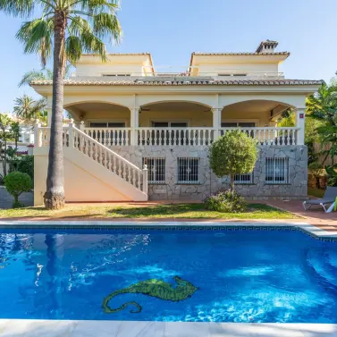 Venta de villa independiente en Marbesa