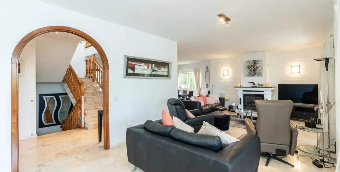 Venta de villa independiente en Marbesa 10