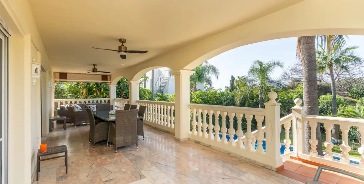 Venta de villa independiente en Marbesa 11