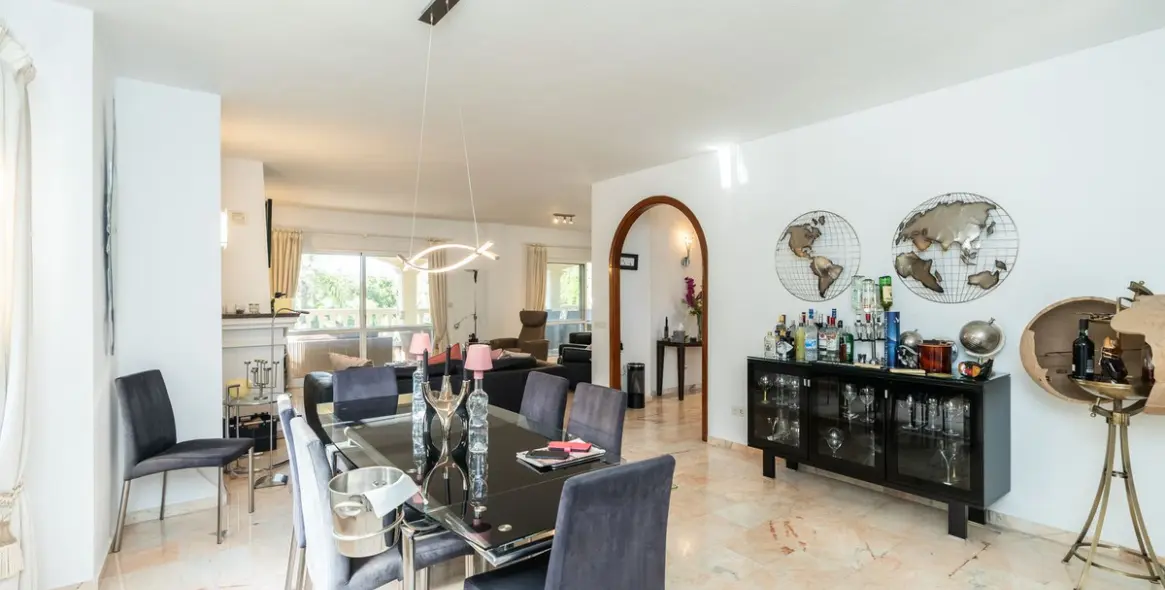 Venta de villa independiente en Marbesa 12