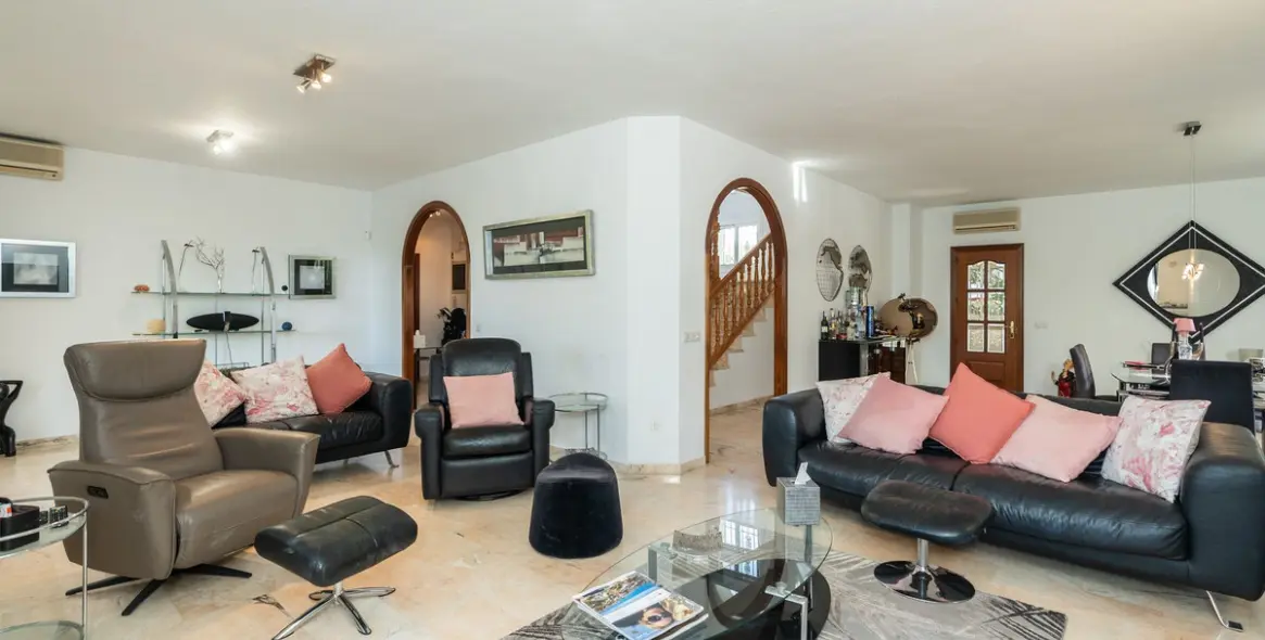 Venta de villa independiente en Marbesa 14