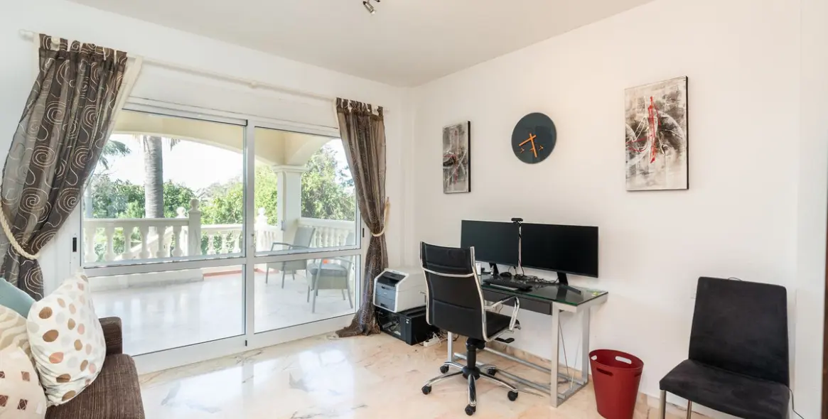 Venta de villa independiente en Marbesa 22