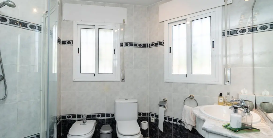 Venta de villa independiente en Marbesa 23