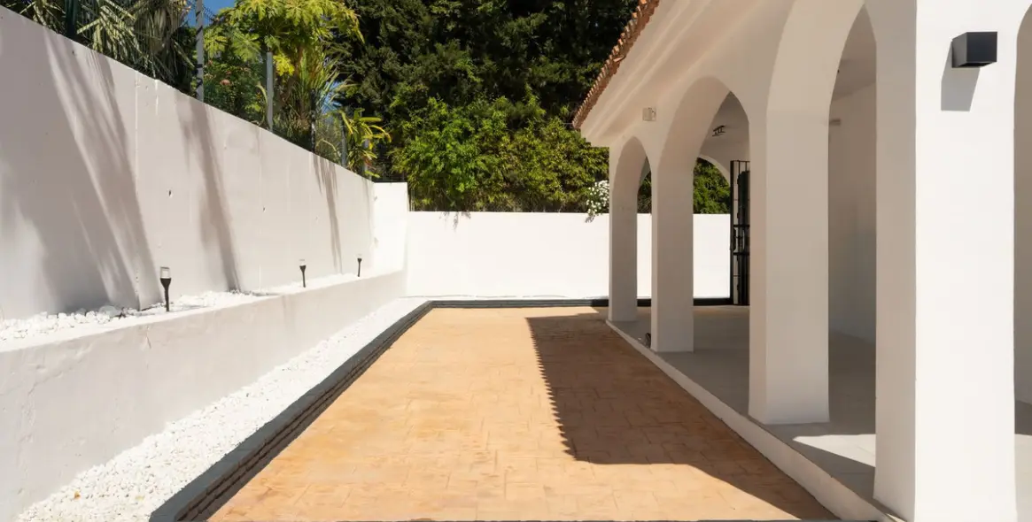 Venta de villa independiente en Estepona 2