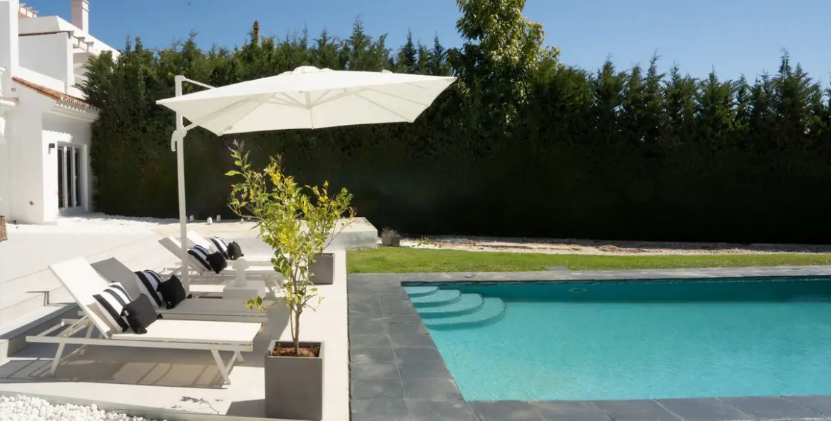 Venta de villa independiente en Estepona 3