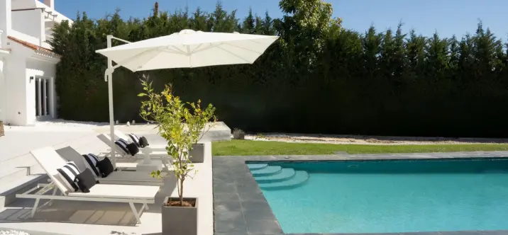 Venta de villa independiente en Estepona 2