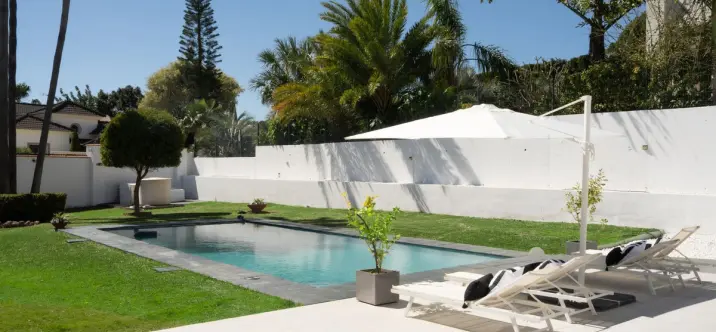 Venta de villa independiente en Estepona 3