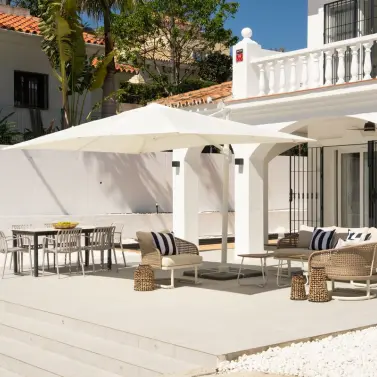 Venta de villa independiente en Estepona