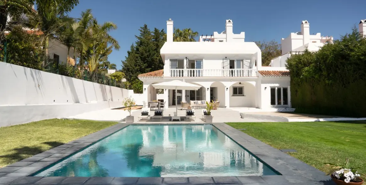 Venta de villa independiente en Estepona 7