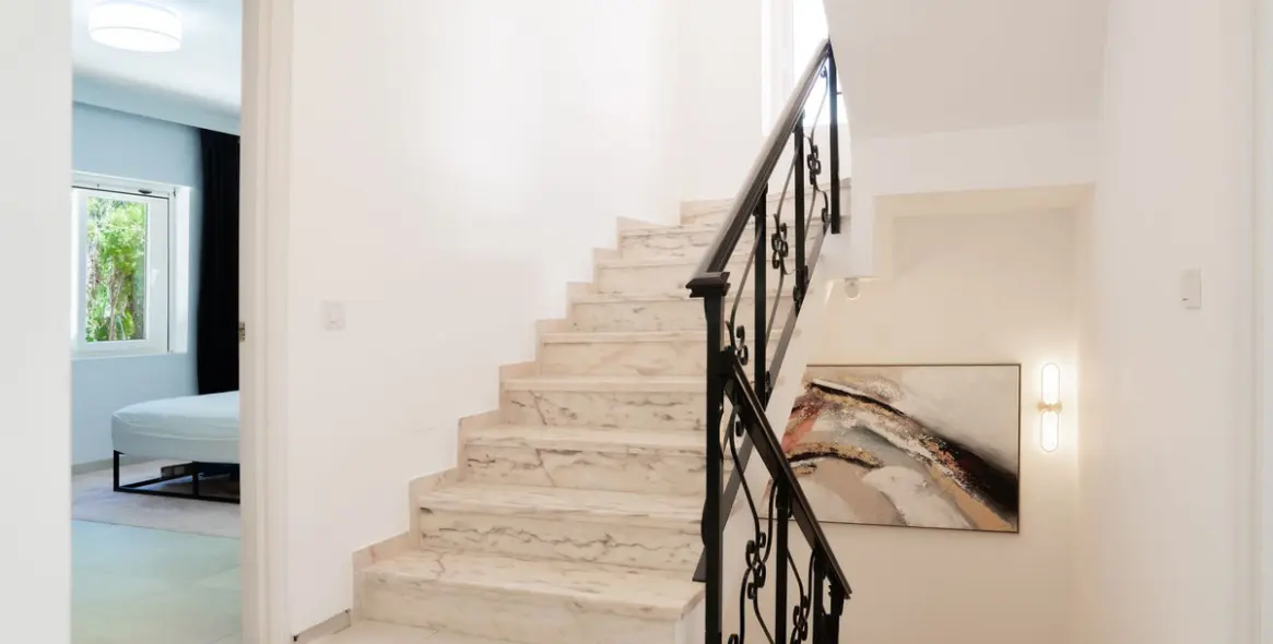 Venta de villa independiente en Estepona 17