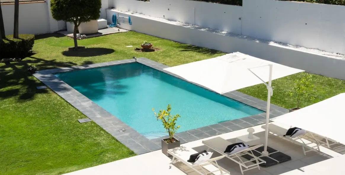 Venta de villa independiente en Estepona 30